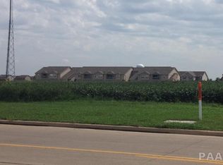 1123 E Cruger Rd, Washington, IL 61571