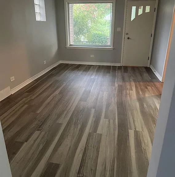1536 Marentette Ave — Photo 2