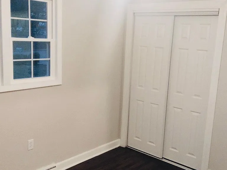 430 N Oakland Ave — Photo 5