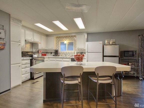 3rd image of 7031 NE 175th St Unit 47