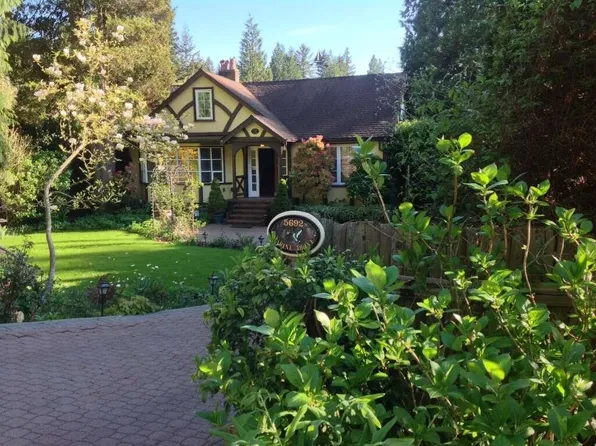 5692 Marine Dr, West Vancouver, BC V7W 2R6