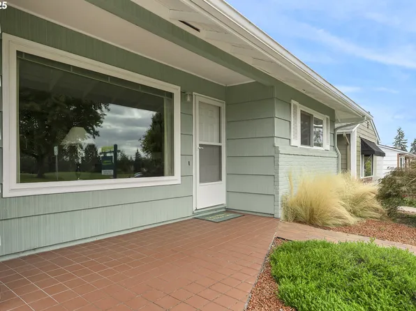 12339 SW King George Dr, King City, OR 97224