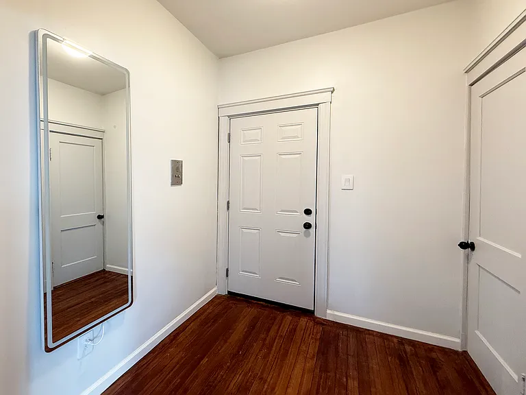 108 Washington St #8 — Photo 3