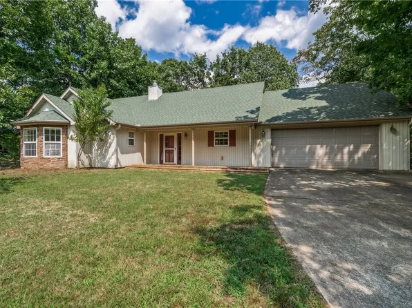 22198 W War Eagle Rd, Springdale, AR 72764