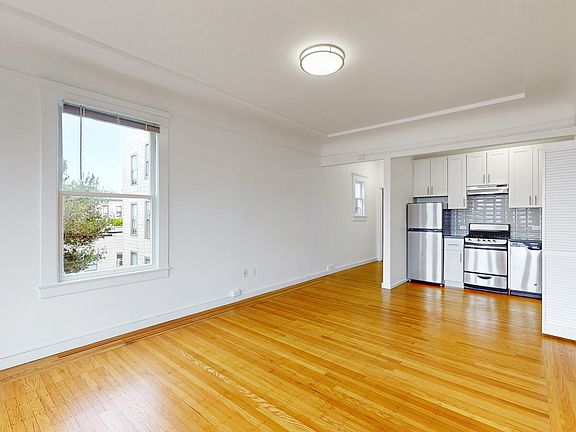 3rd image of 938 Hayes St #6