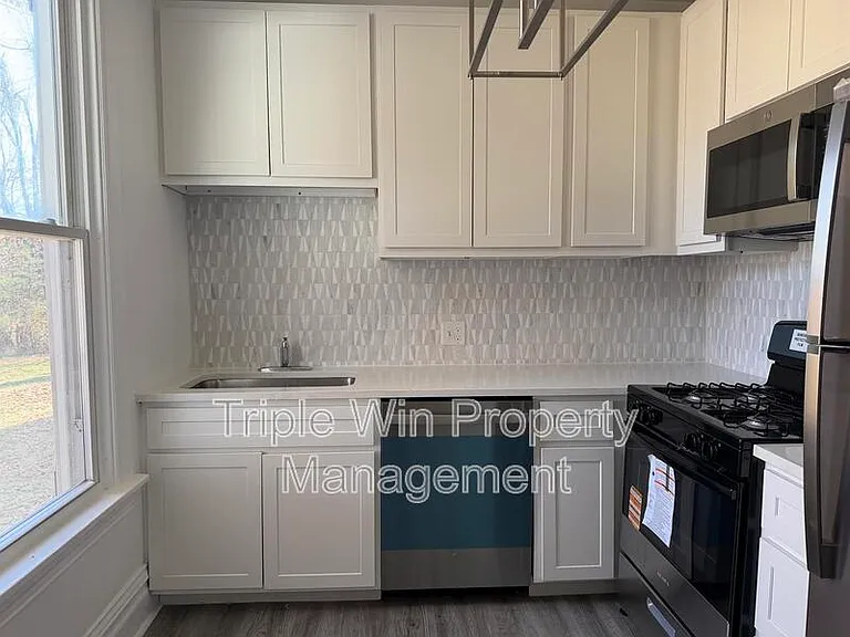 123 W Thornton Ave — Photo 14