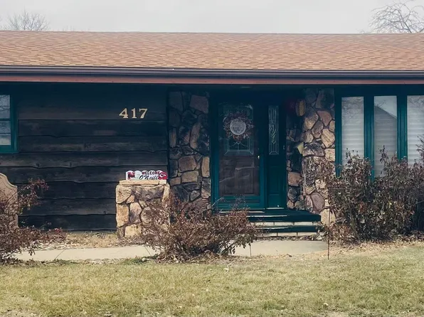 417 E 18th St, South Sioux City, NE 68776