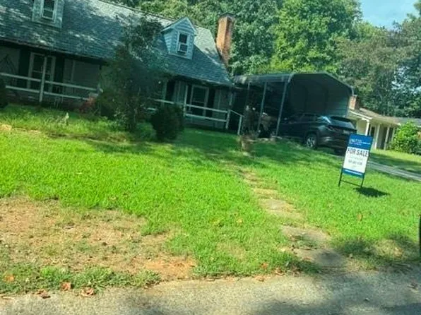 6333 Round Hill Rd, Charlotte, NC 28211