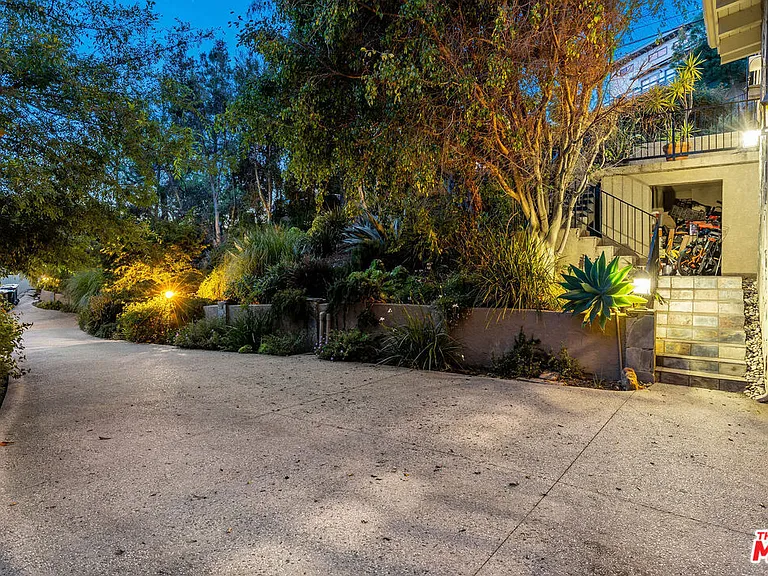 2716 Halsey Rd — Photo 48