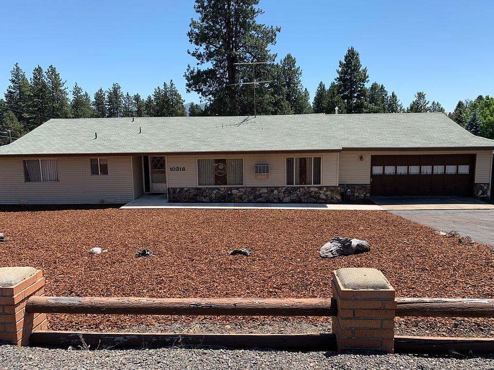 3 bdrm/2.5 bath 2 car garage