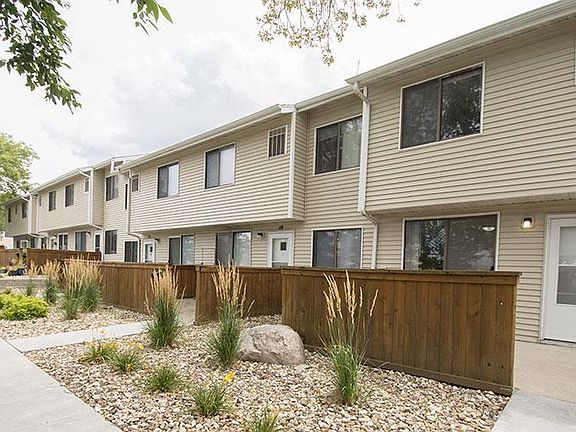 5th image of 903 Maplewood Dr APT 2