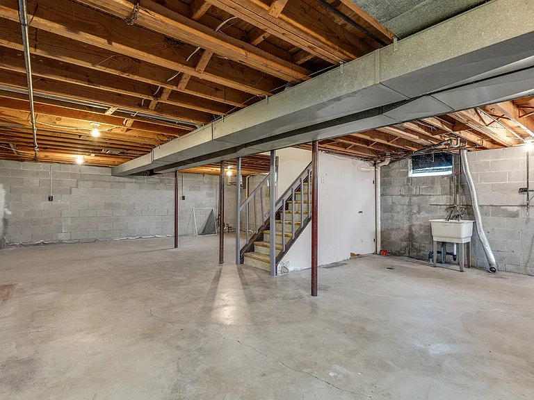 22538 Brittany Ave — Photo 12