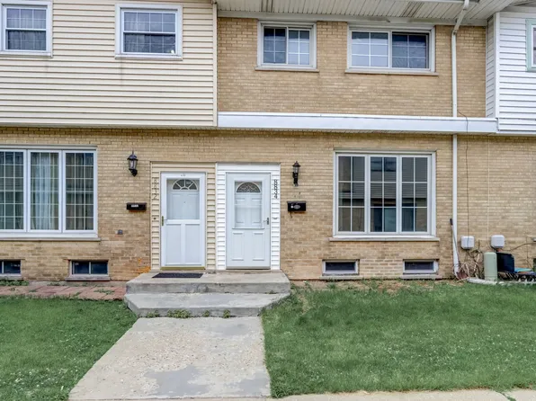 8834 N Prospect St, Niles, IL 60714