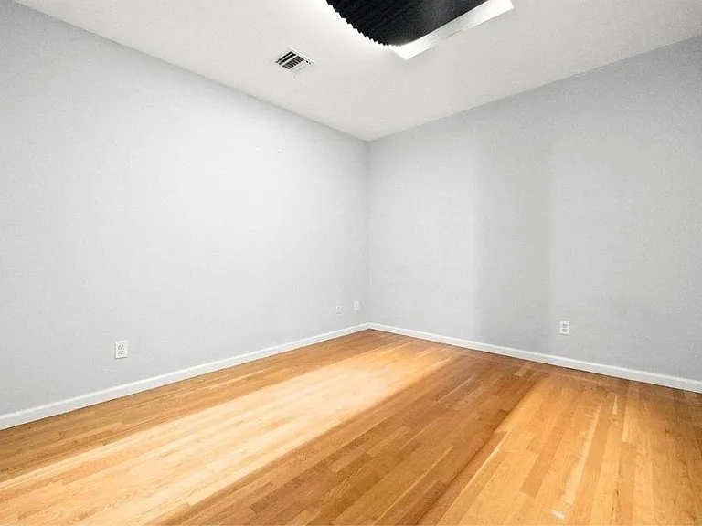 2 Hops Commons Ct — Photo 19
