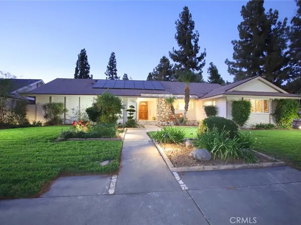 23301 Arminta St, Canoga Park, CA 91304