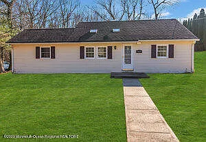 Building Photo - 1429 Lakewood Rd