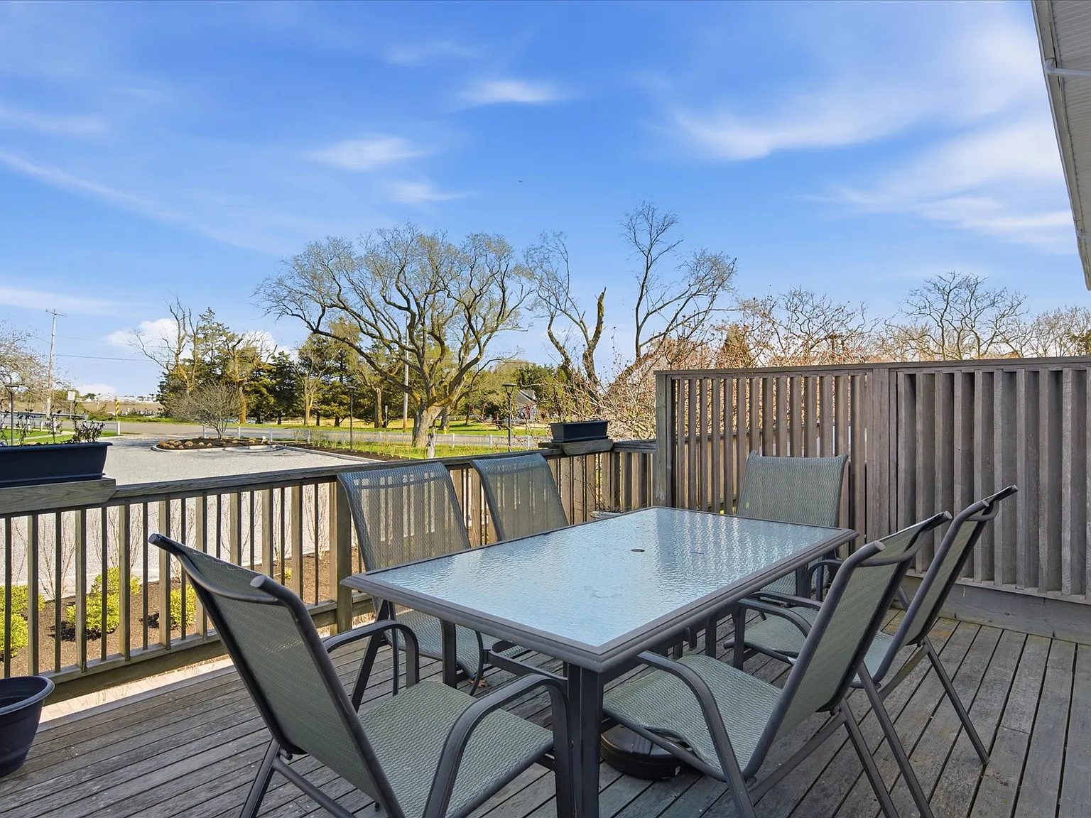 Westhampton Beach Waterfront Condo with Pool — Photo 2