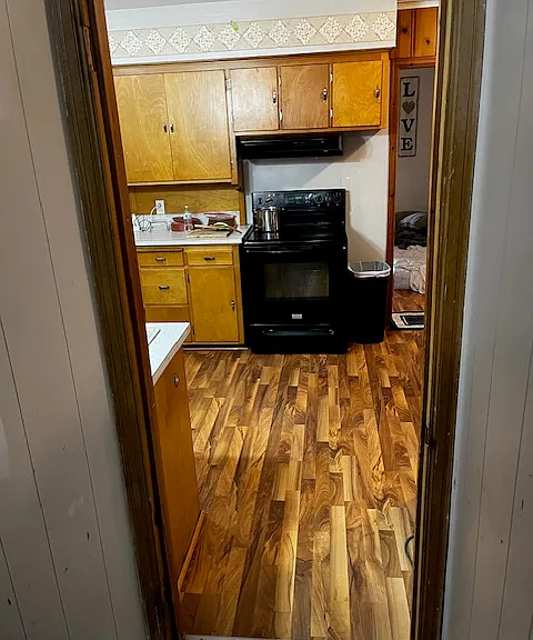 101 Elm St N — Photo 11