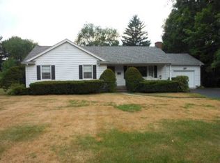 102 Holyoke St, Easthampton, MA 01027