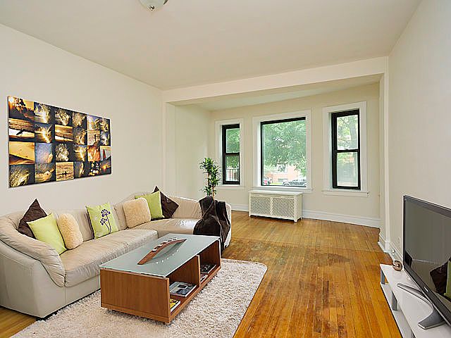 1st image of 1220 W Sherwin Ave #1W