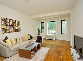 1220 W Sherwin Ave #1W, Chicago, IL 60626