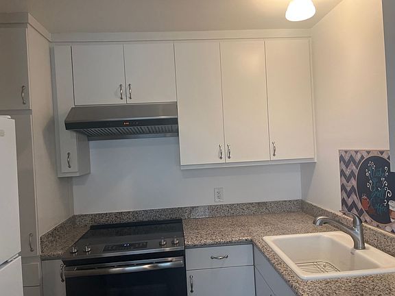 4th image of 413 S 8th St APT 4
