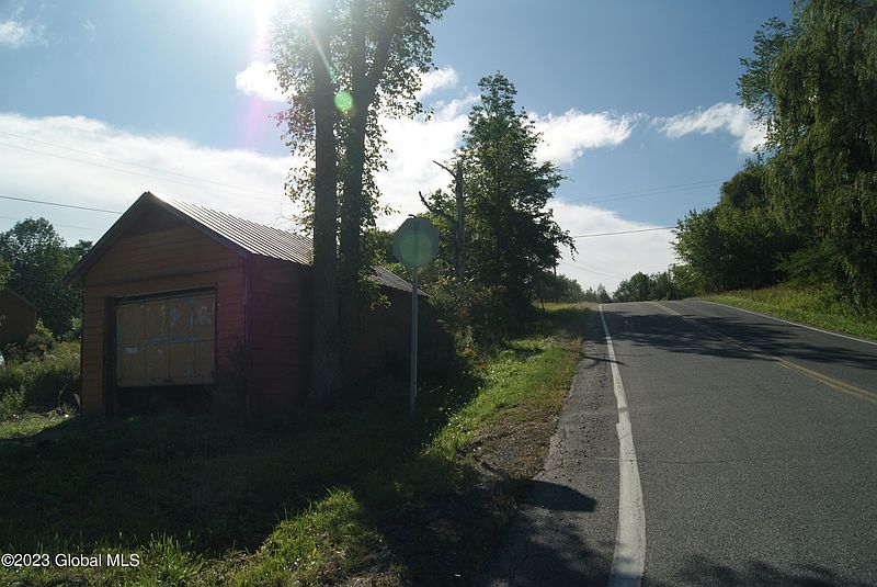 4th image of 575 Helderberg Trail