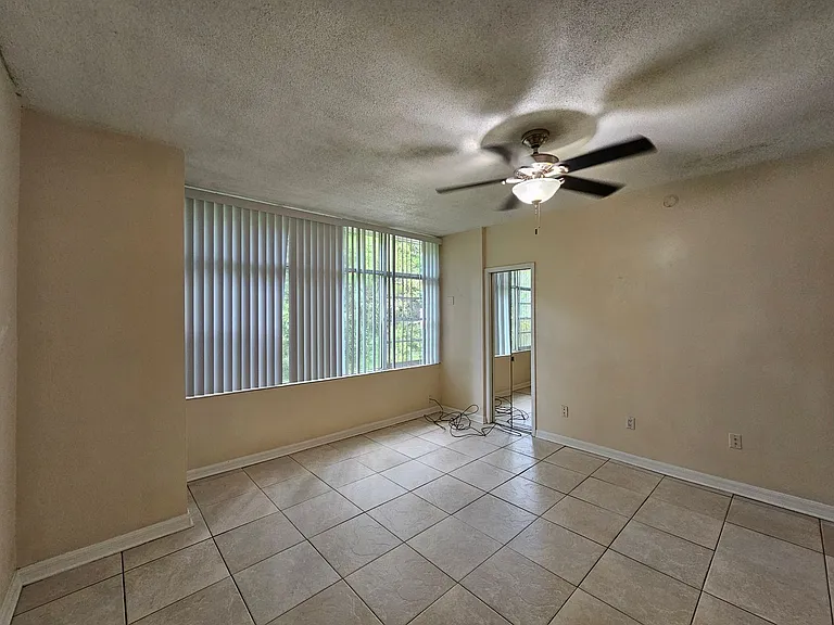 2818 SW 2nd Ave — Photo 67