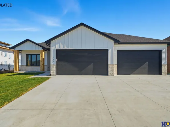 10821 Century Ln, Lincoln, NE 68527