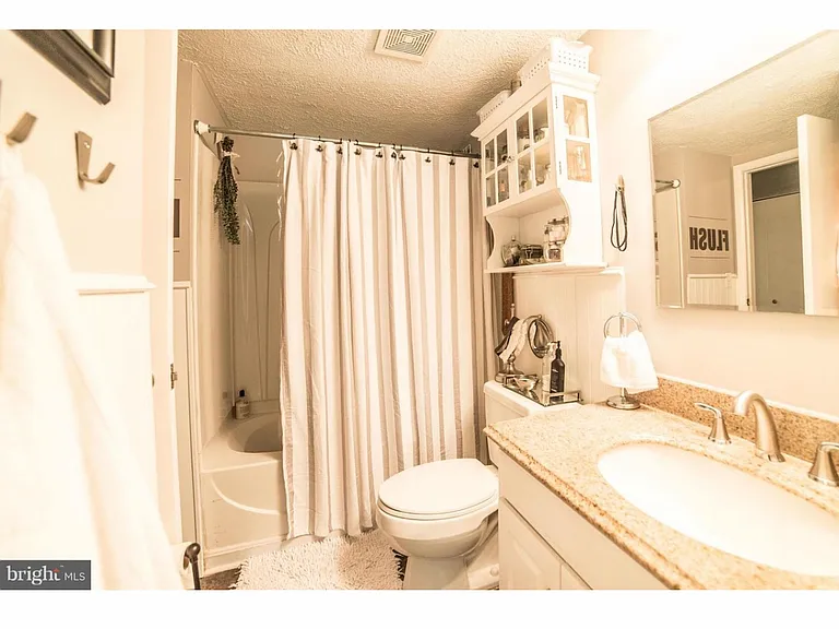 12527 Timber Hollow Pl — Photo 2