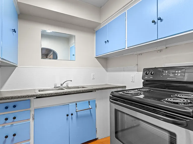 490 N Water Ave #2 — Photo 4