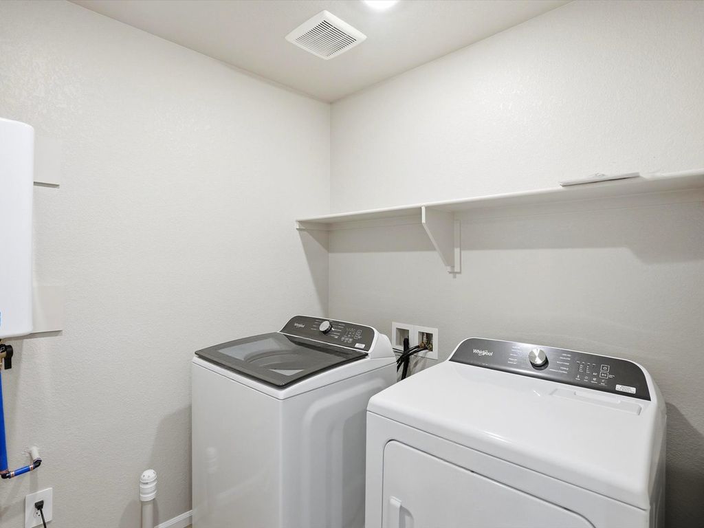 1594 Riverplace Dr #4