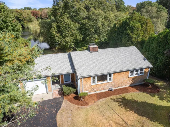 12 Pond Street, Centerville, MA 02632