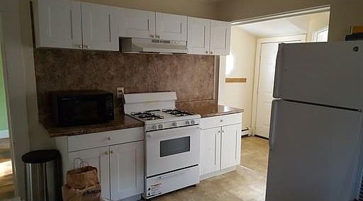2nd image of 26 Castle Ct #B