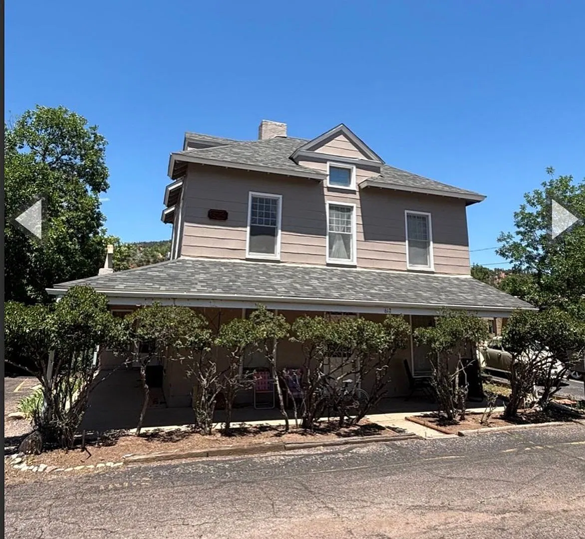 Spacious 2-bedroom, 1-bath rental in the heart of Manitou Springs with plenty of historic charm a... — Photo 1