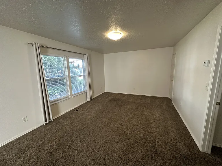 114 Davis Ave #102 — Photo 18
