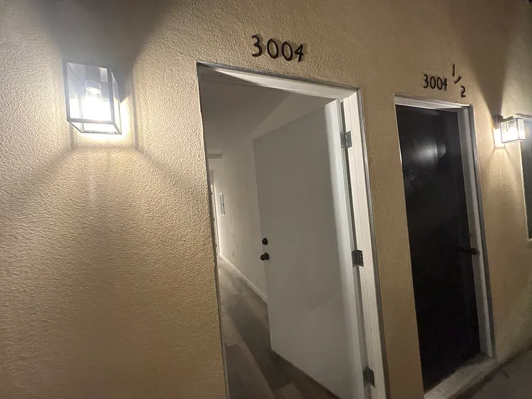 3006 S Palm Grove Ave #3 — Photo 2