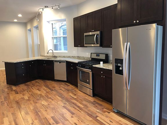 3rd image of 6035 S Eberhart Ave #1