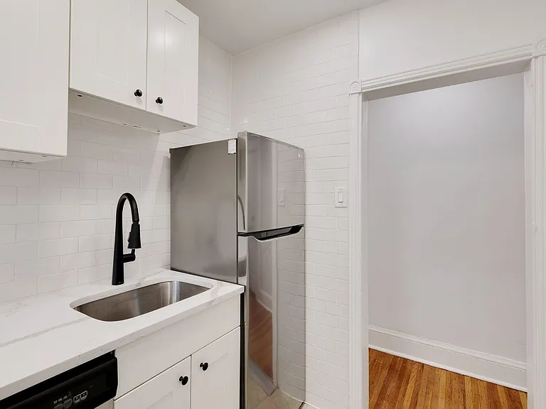4809 Beaumont Ave — Photo 6