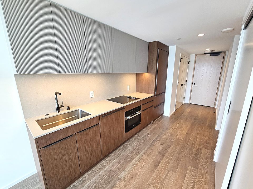 1st image of 333 Ward Ave #2413