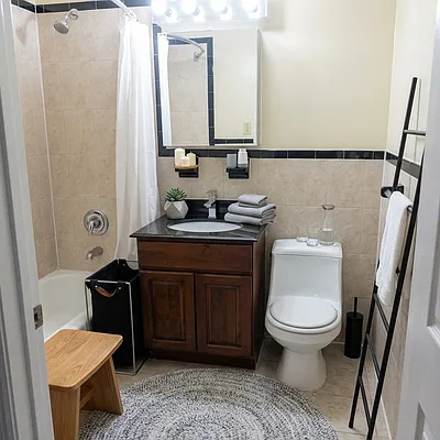 Bathroom, photo 1