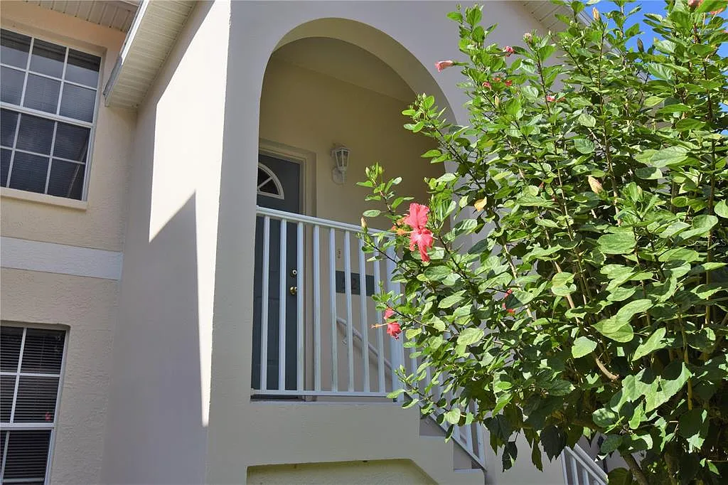 2 bed, 2.0 bath, 1138 sqft, $1,900 — Photo 1