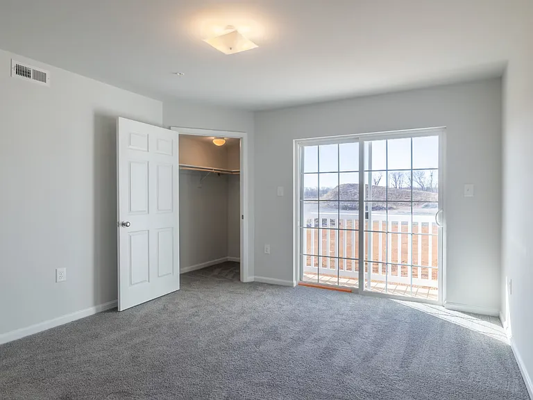Smith Farm Apartments — Photo 5
