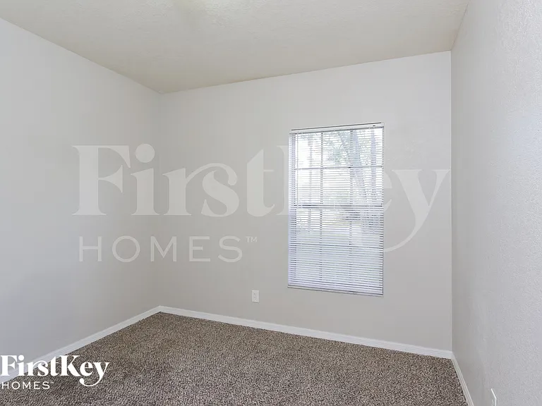 3422 Renault Cir — Photo 13