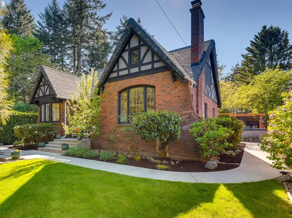 8471 SW 37th Ave Unit A, Portland, OR 97219