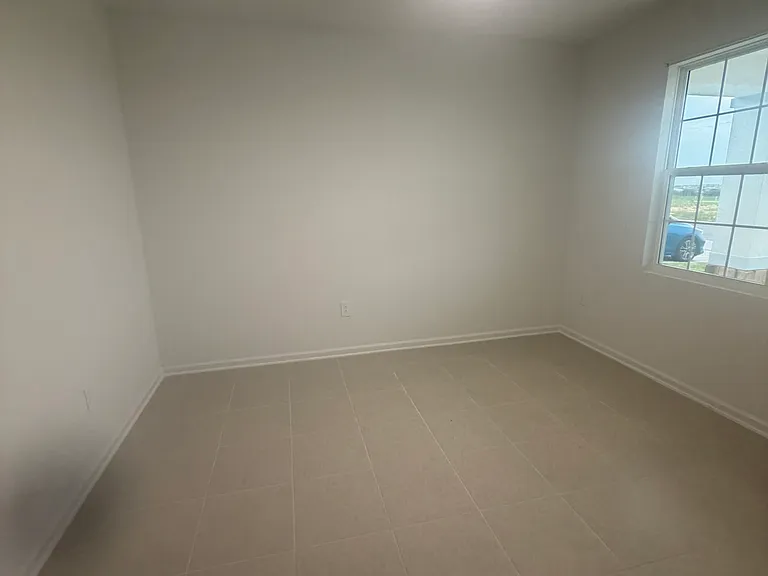 3037 Chicago Ave — Photo 2