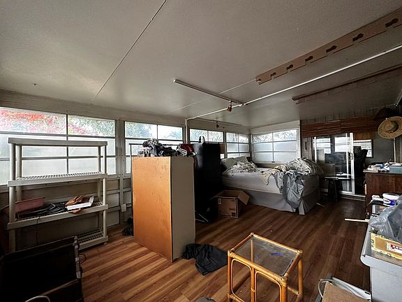 4th image of 1590 SW 65th Ter