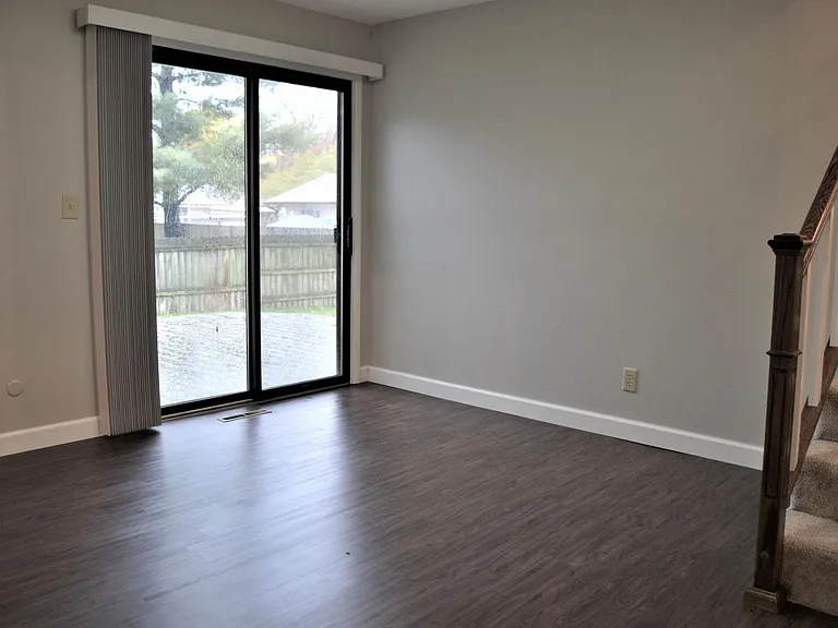 2316 Hackberry Ct — Photo 17