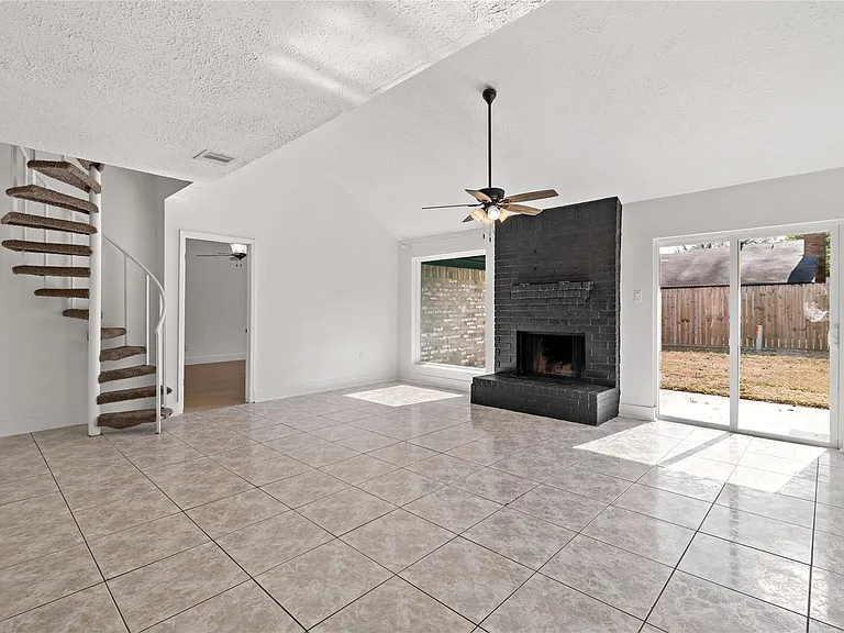 10319 Sand Pass Ln — Photo 4