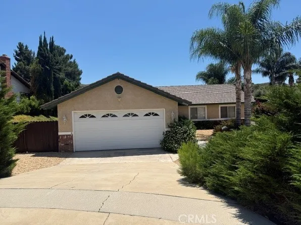 30904 Long Point Dr, Canyon Lake, CA 92587